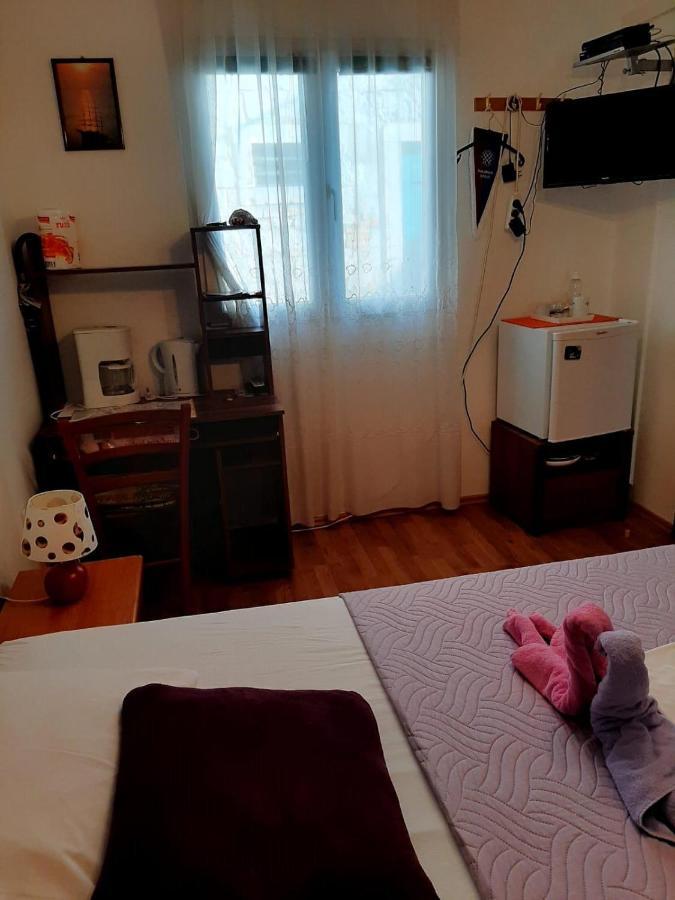 Rosmarinus Rubic Studio Split Bagian luar foto