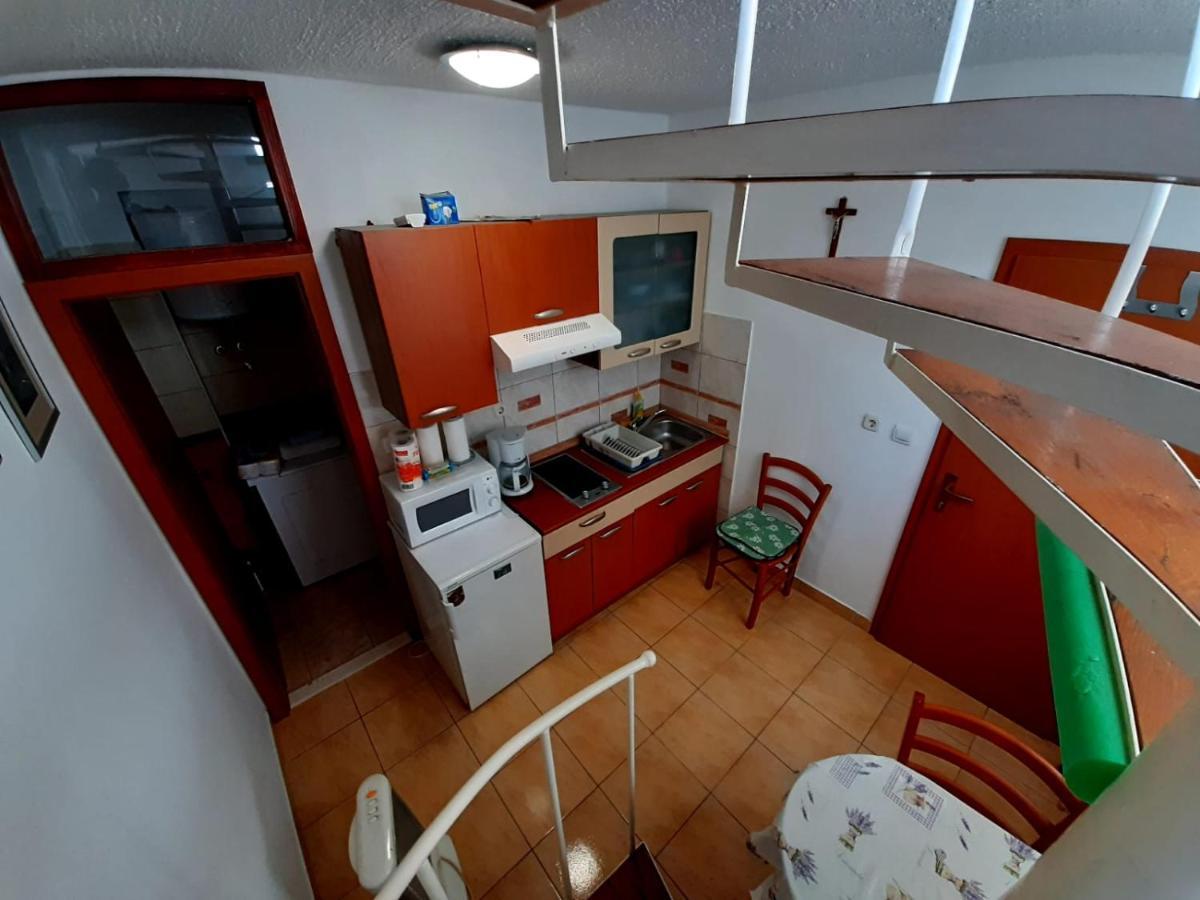 Rosmarinus Rubic Studio Split Bagian luar foto