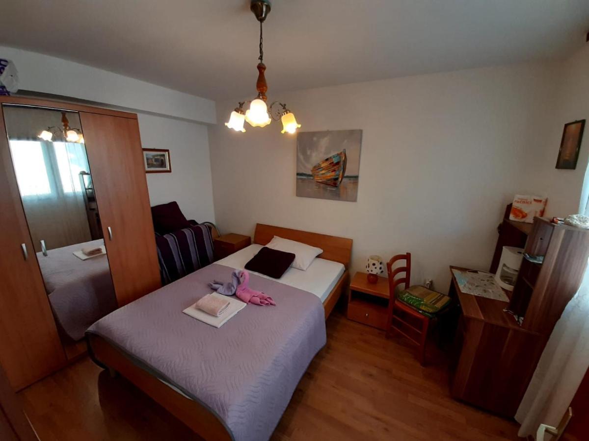 Rosmarinus Rubic Studio Split Bagian luar foto